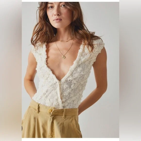 Free People intimately Free 2 Haute 2 Handle cream ruffled plunge front Bodysuit - Picture 4 of 7